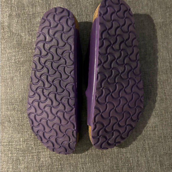 Birkenstock Purple Patent Big Buckle Sandals, Sz 39 - Picture 4 of 5
